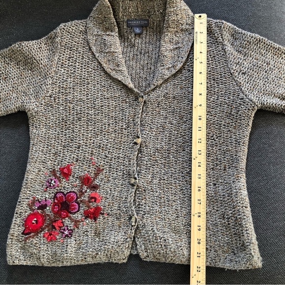VNTG Northern Isles Wool Blend Taupe Cardigan Sweater Red Floral embroidered S - Picture 9 of 9